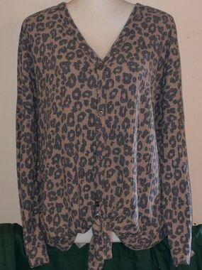 Iwollence Leopard Print Button Front Tie Hem Sweater Top Size Large